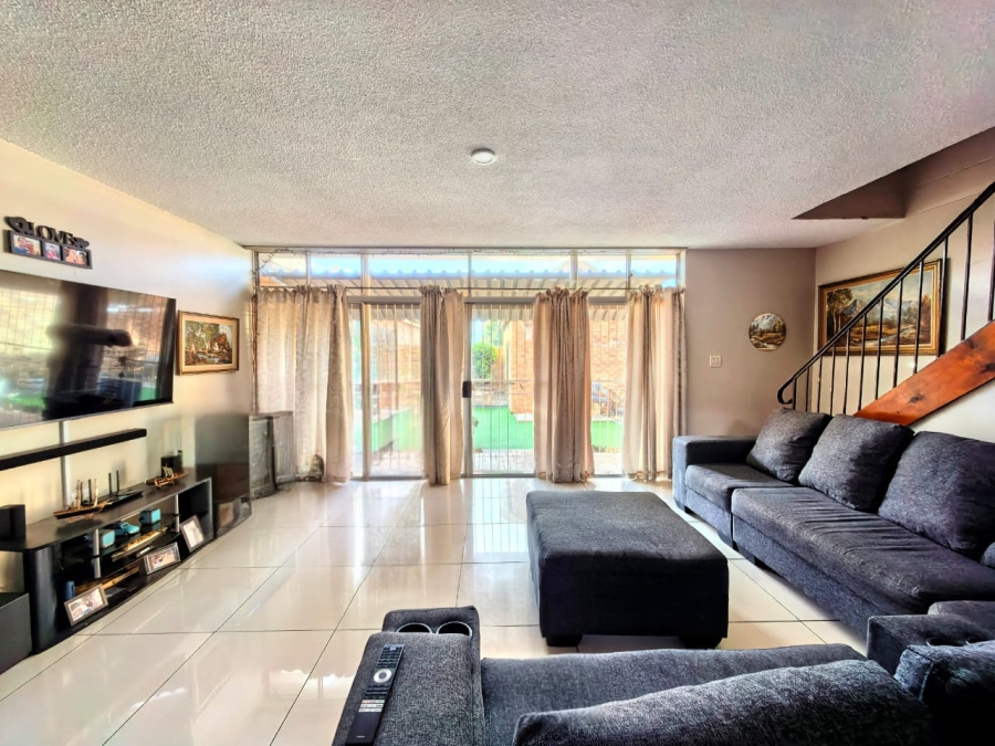 2 Bedroom Property for Sale in Vaalpark Free State
